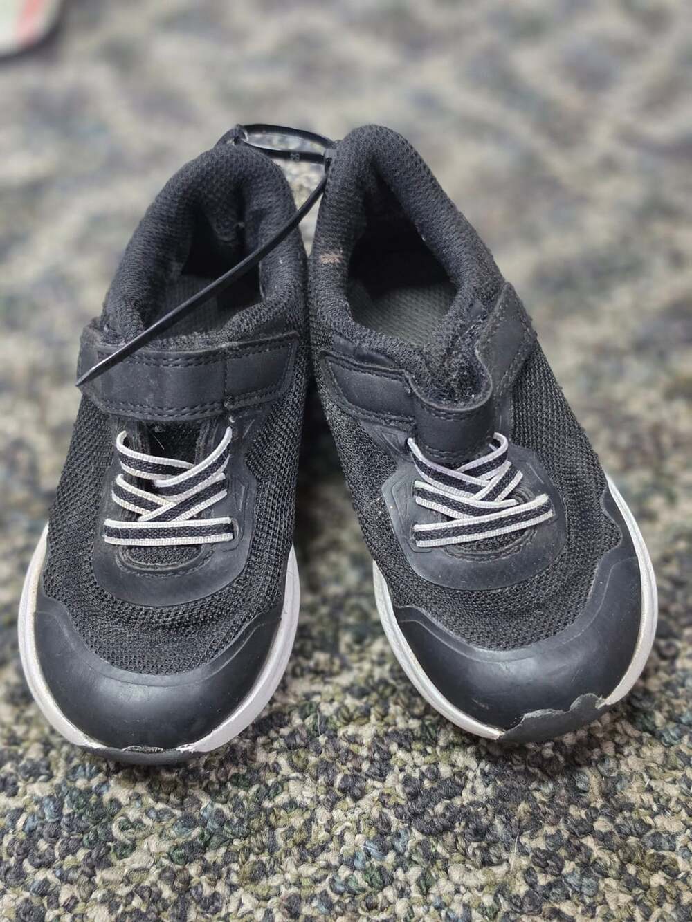 Athletic Works Mesh Jogger Sneakers Size 8 Black